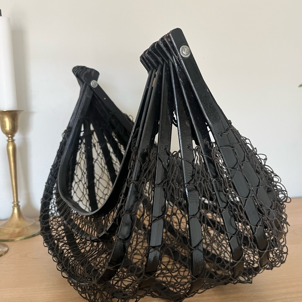 Vintage 1960’s Japanese collapsible bamboo and fishnet folding basket - Picture 2 of 6